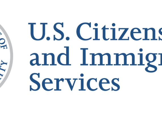 शरणार्थी स्वीकृति पाएका आप्रवासीको ग्रीन कार्ड स्थगन